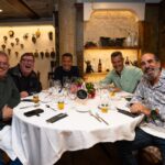 5 hombres sonriendo en el Restaurante el Pota