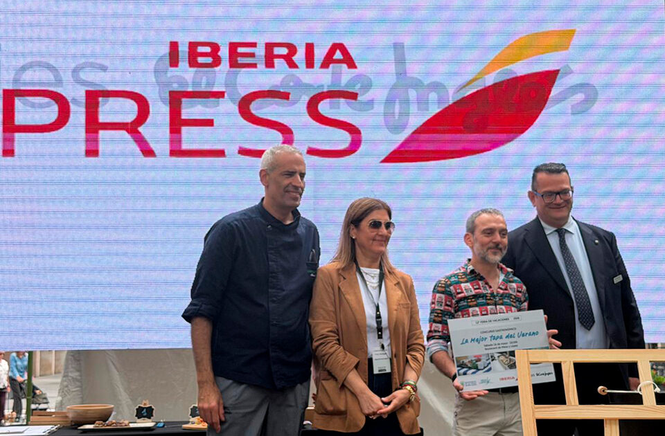 Entrega del premio a Restaurante El Pote como ganador del concurso de tapas organizado por Iberia Express